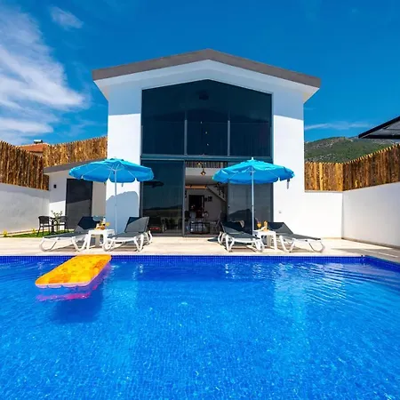 Apartament Yakut Kalkan'da Jakuzili Muhafazakar Balayi Villasi
