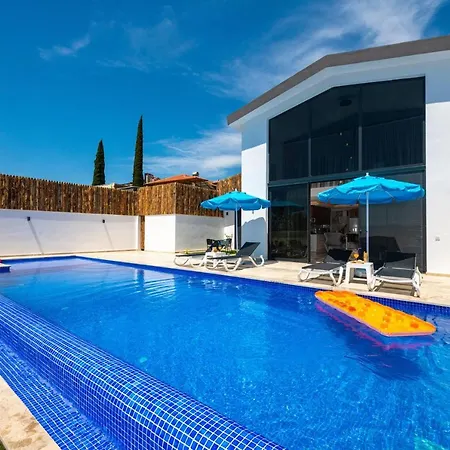 Apartament Yakut Kalkan'da Jakuzili Muhafazakar Balayi Villasi