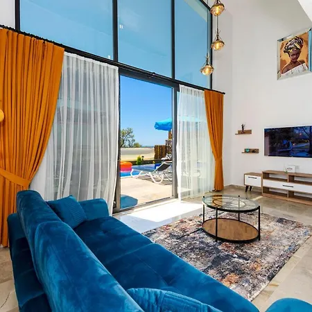Yakut Kalkan'da Jakuzili Muhafazakar Balayi Villasi Apartament