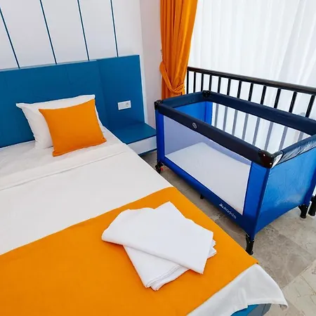 Yakut Kalkan'da Jakuzili Muhafazakar Balayi Villasi *