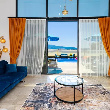 Yakut Kalkan'da Jakuzili Muhafazakar Balayi Villasi Apartament